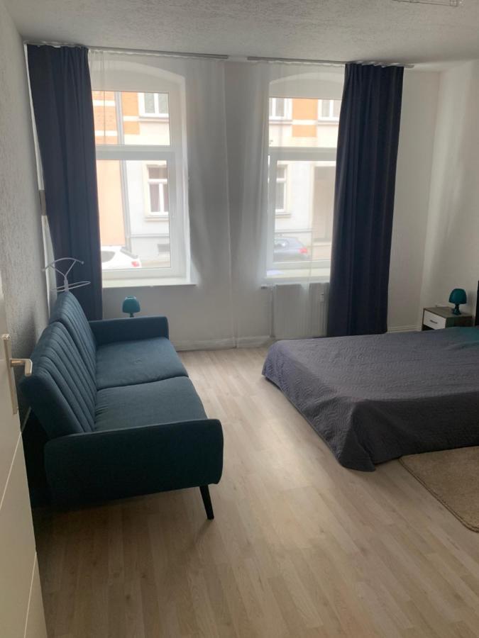 Ferienwohnung Am Bahnhof Zwickau Exterior foto